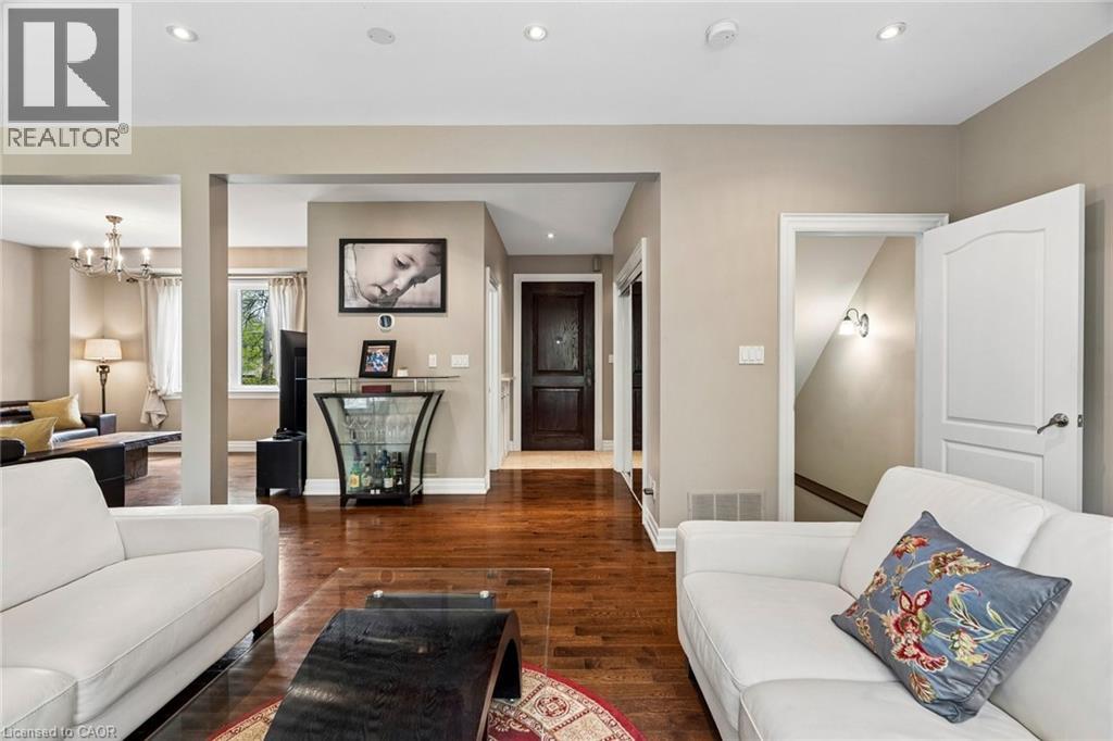 1541 Garnet Avenue, Mississauga, Ontario  L5G 4C7 - Photo 5 - 40834938