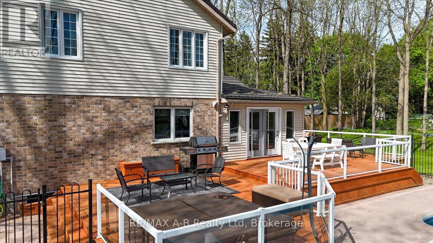 138 Huron Road, Perth South, Ontario  N0K 1X0 - Photo 3 - X13219622