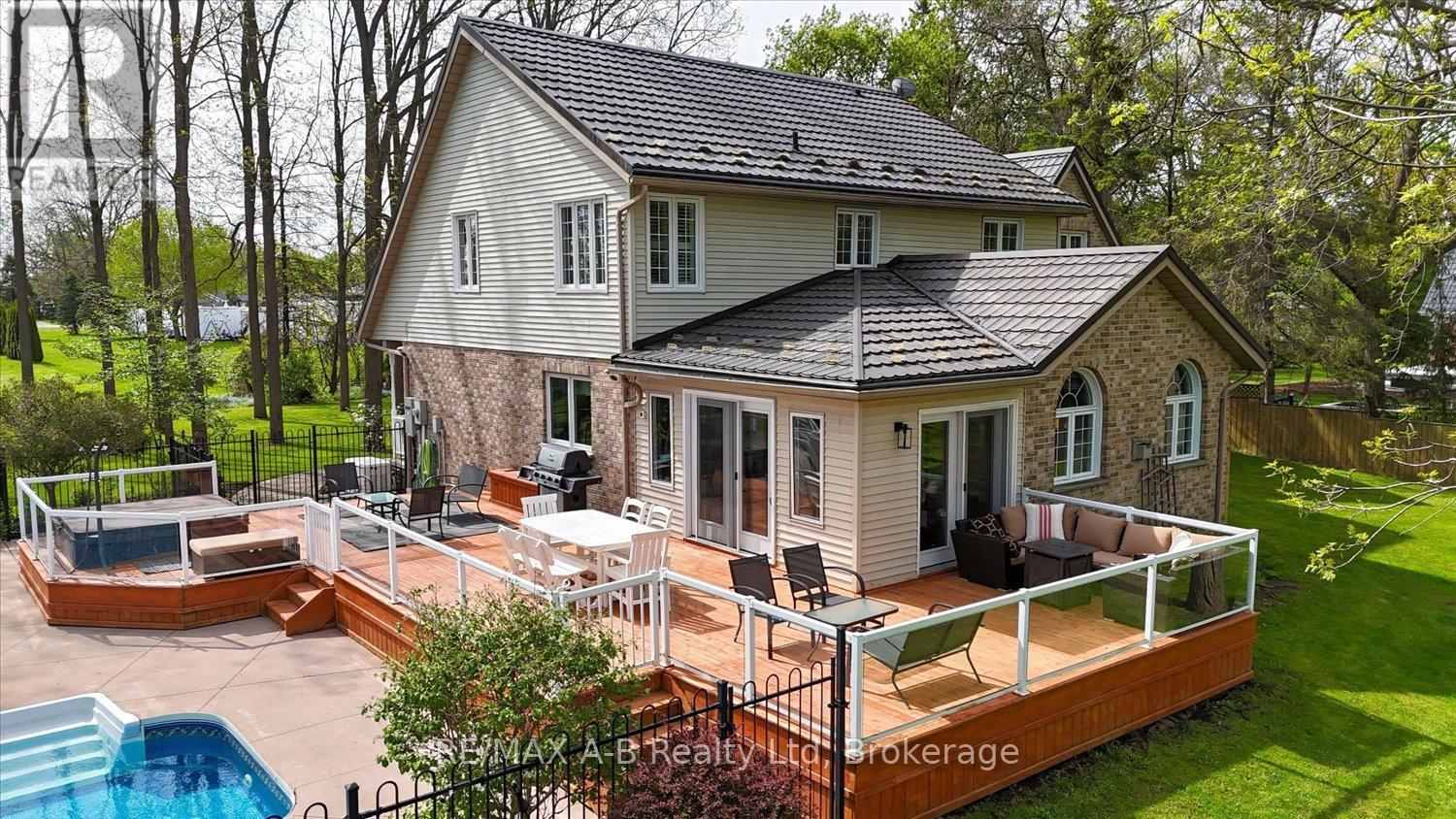 138 Huron Road, Perth South, Ontario  N0K 1X0 - Photo 36 - X13219622