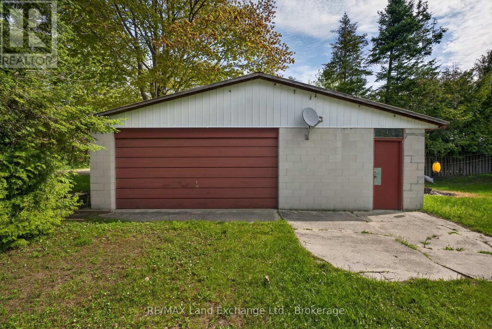 114 Sunrise Avenue, Huron-Kinloss, Ontario  N0G 2R0 - Photo 3 - X13219636