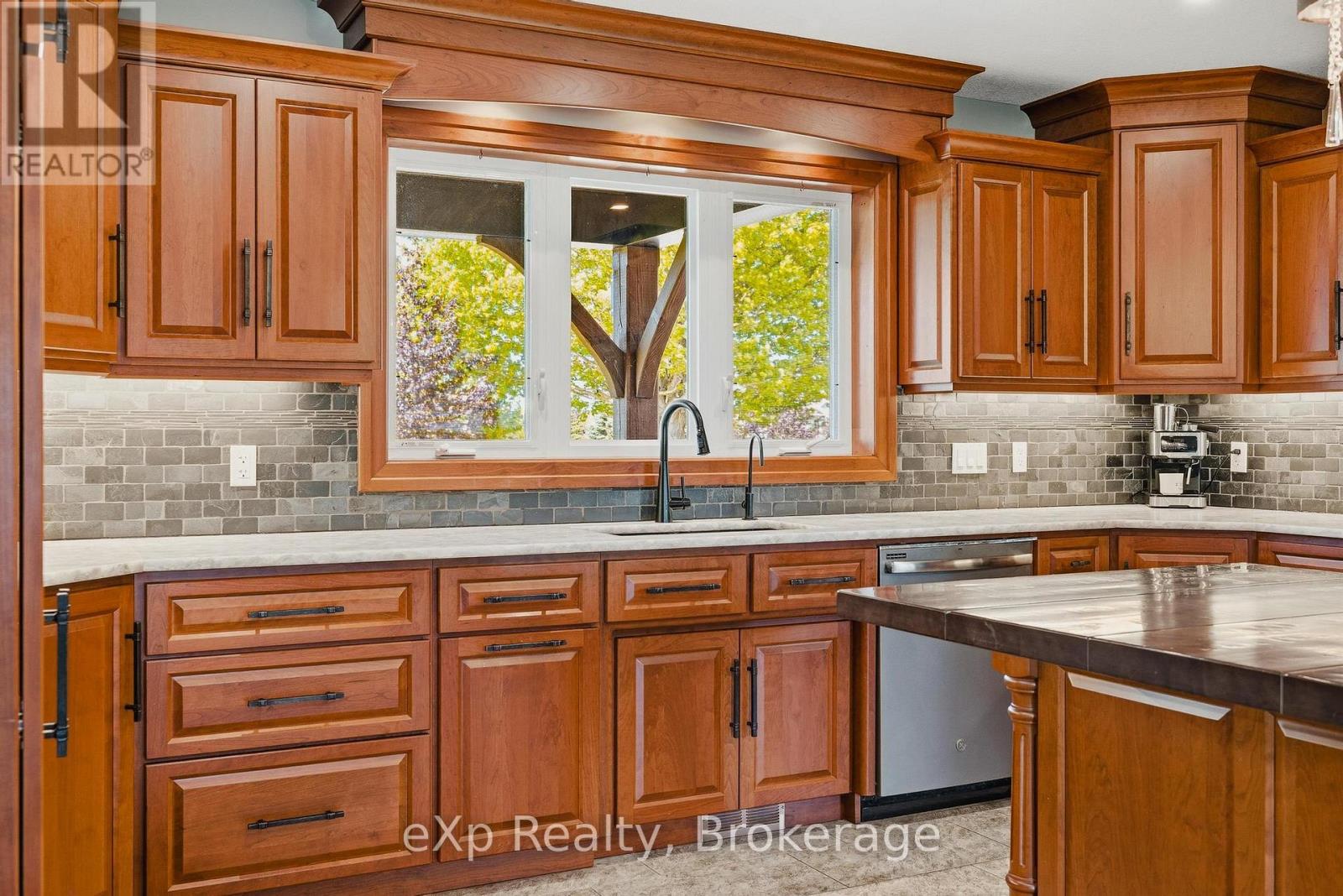 100 Harris Crescent, Southgate, Ontario  N0G 2L0 - Photo 8 - X13220000