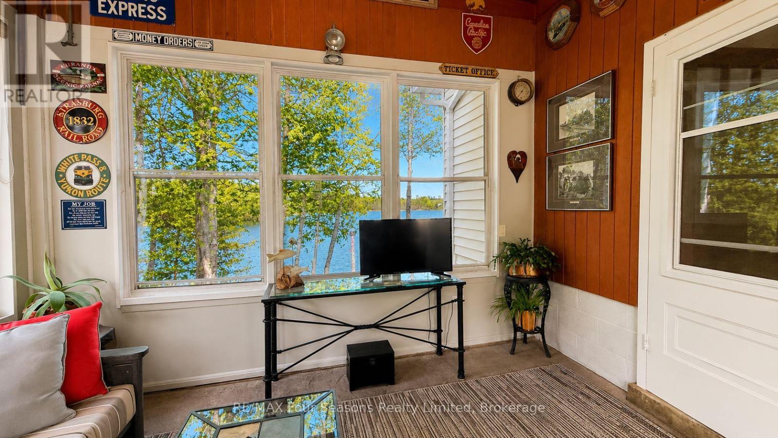 52 Shore Drive, South Bruce Peninsula, Ontario  N0H 1A0 - Photo 13 - X13220068