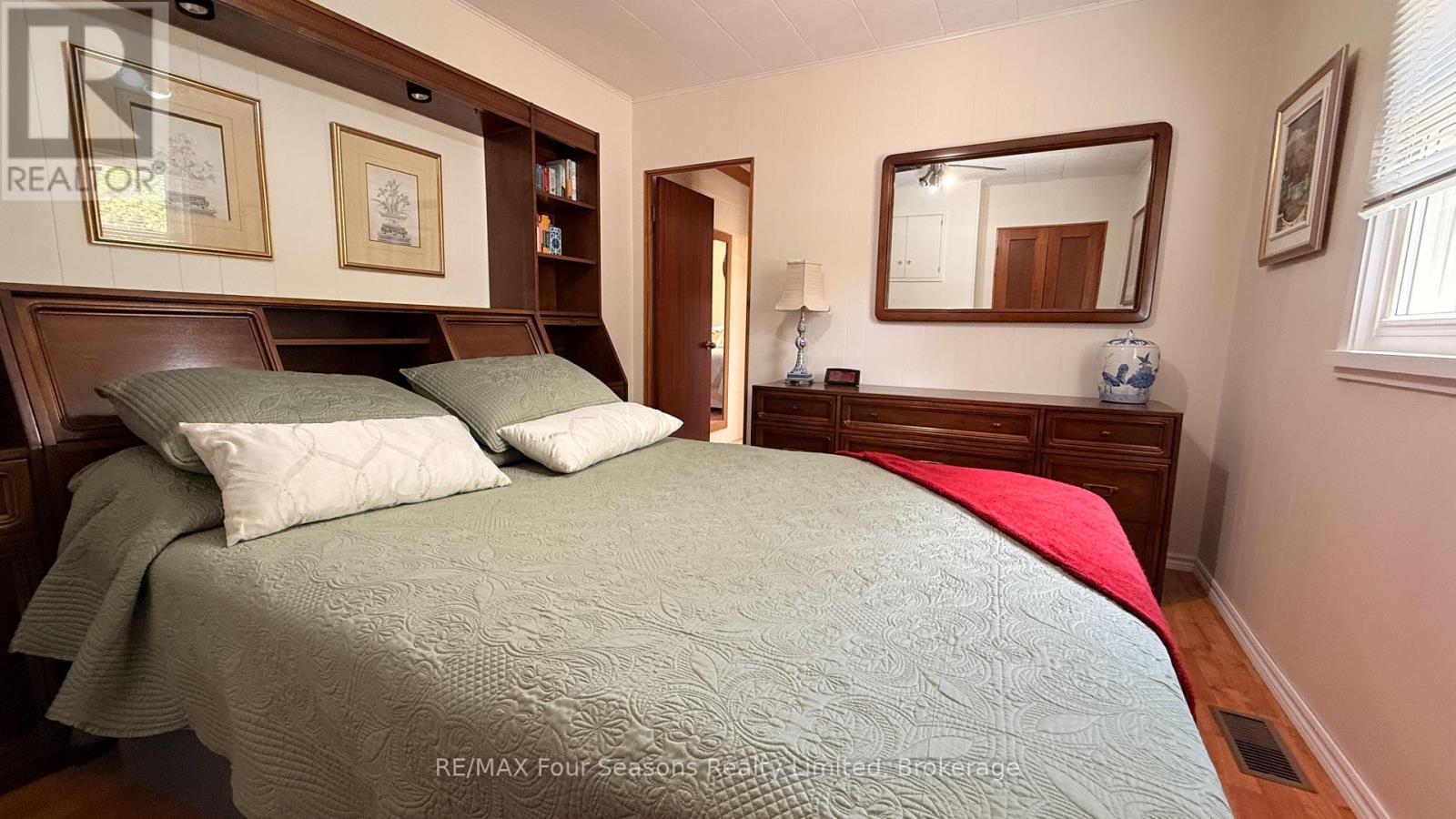 52 Shore Drive, South Bruce Peninsula, Ontario  N0H 1A0 - Photo 28 - X13220068