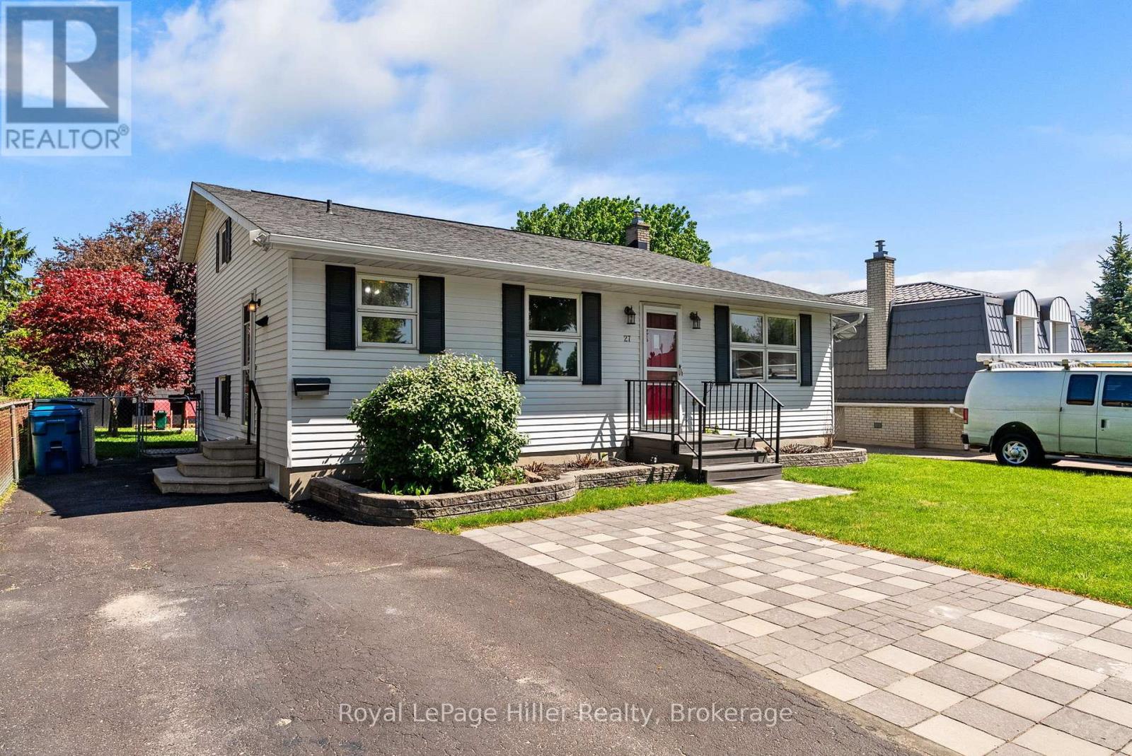 27 Greenwood Drive, Stratford, Ontario  N5A 7K1 - Photo 3 - X13220308