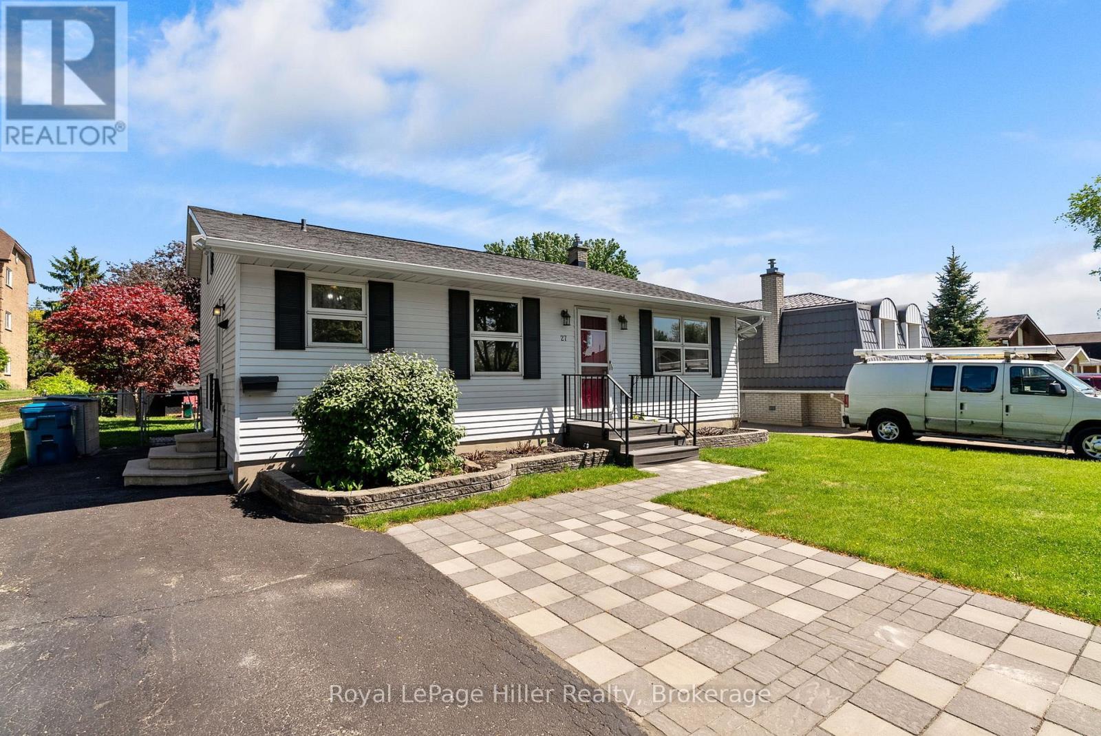27 Greenwood Drive, Stratford, Ontario  N5A 7K1 - Photo 4 - X13220308