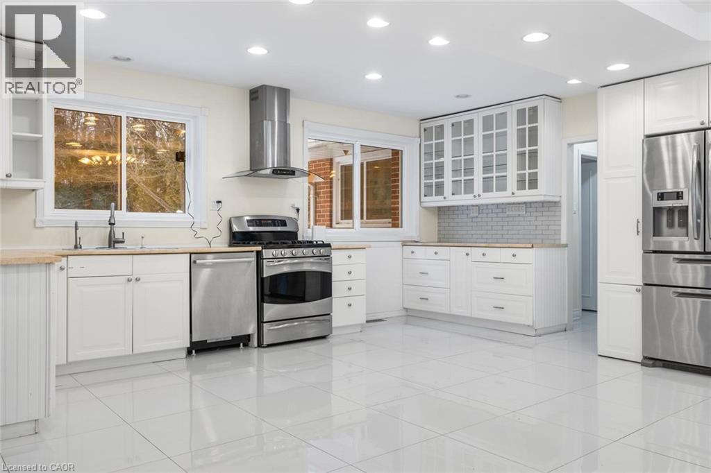 145 Wolfdale Avenue, Oakville, Ontario  L6L 4R9 - Photo 6 - 40830760