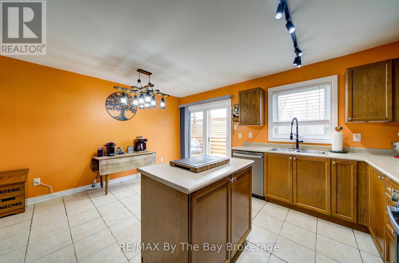 229 Atkinson Street, Clearview, Ontario  L0M 1S0 - Photo 16 - S13220868