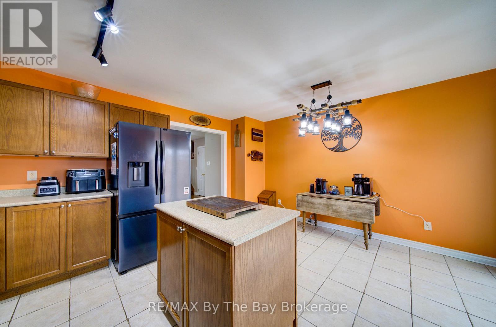 229 Atkinson Street, Clearview, Ontario  L0M 1S0 - Photo 17 - S13220868