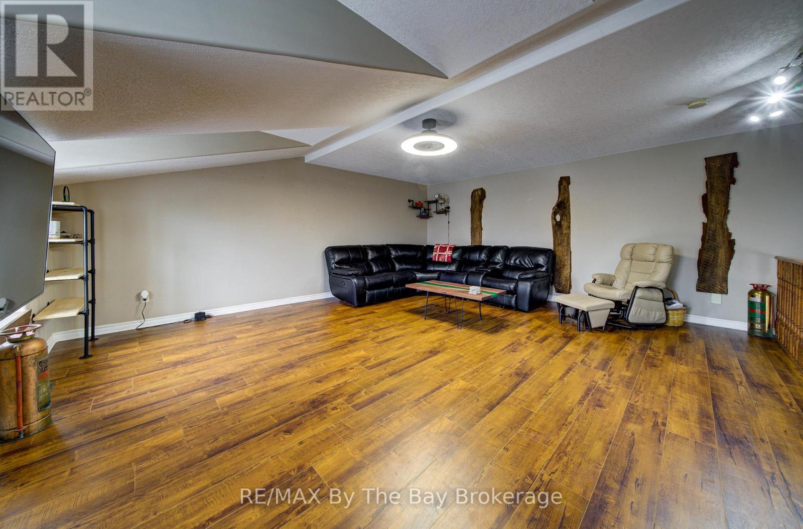 229 Atkinson Street, Clearview, Ontario  L0M 1S0 - Photo 23 - S13220868