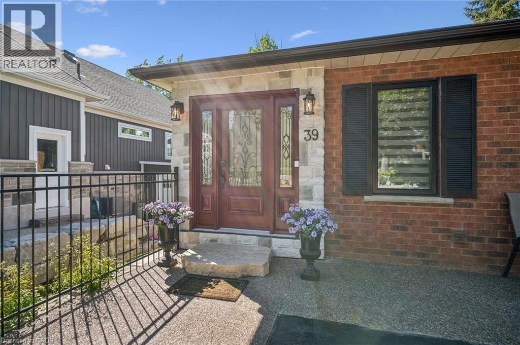 39 Holly Trail, Puslinch, Ontario  N3C 2V4 - Photo 4 - 40834790
