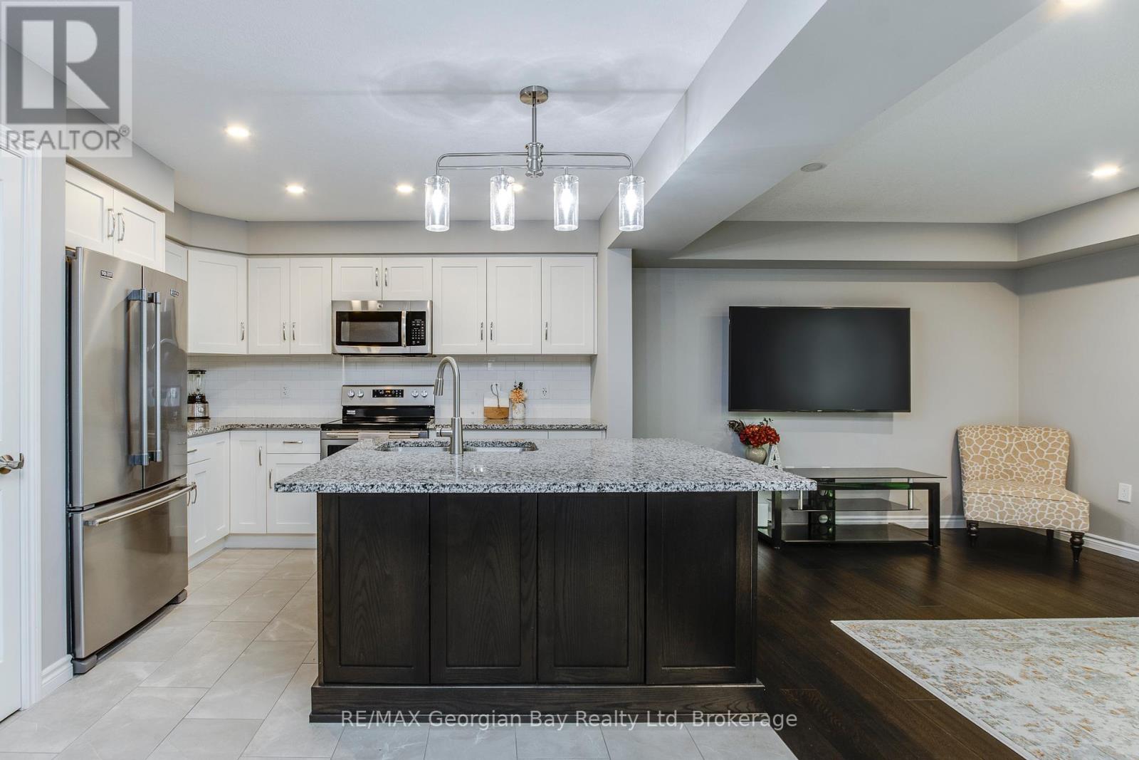 956 Cook Drive, Midland, Ontario  L4R 0E4 - Photo 4 - S13221306