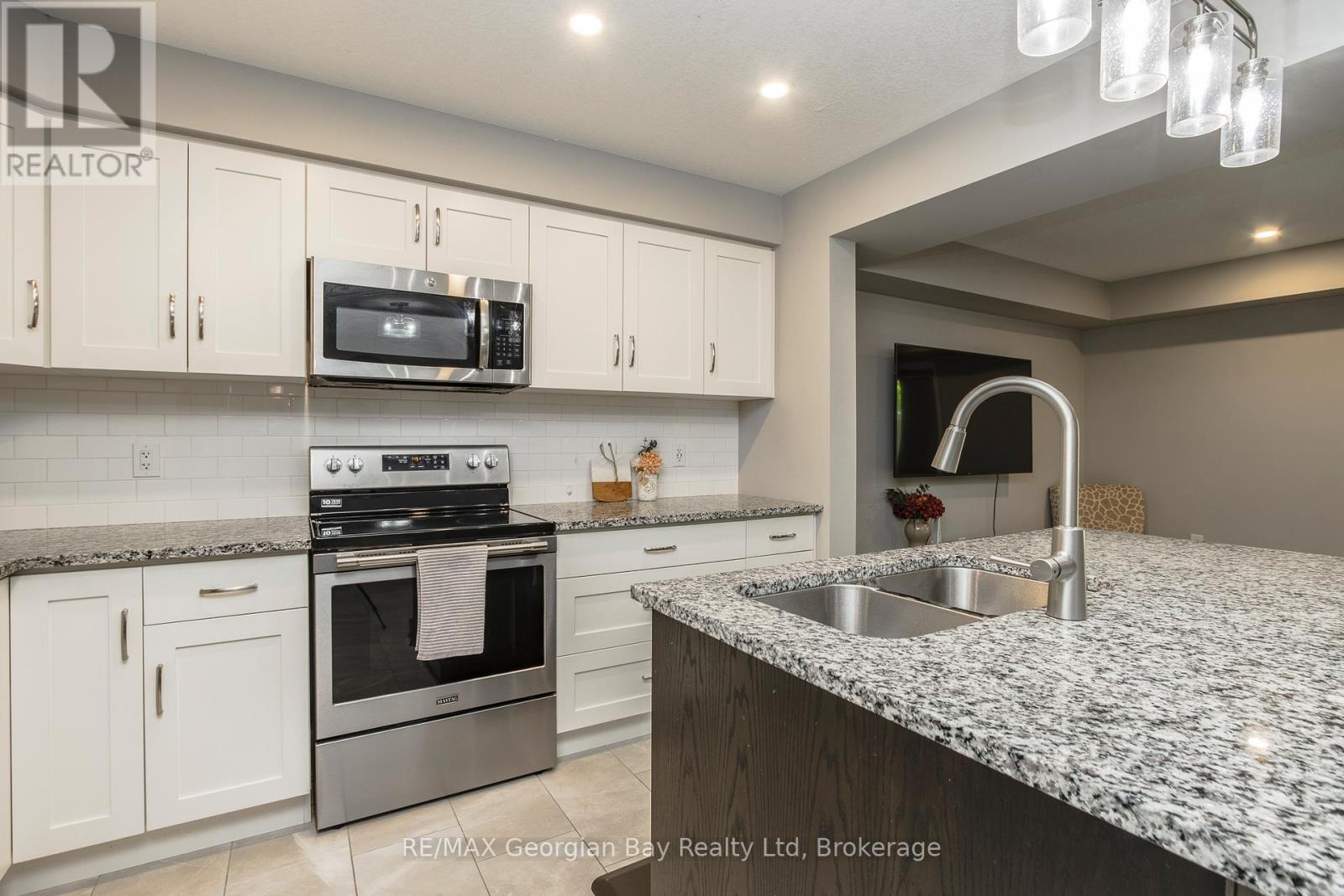 956 Cook Drive, Midland, Ontario  L4R 0E4 - Photo 5 - S13221306
