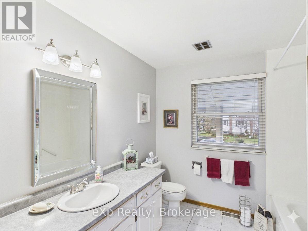 303 Mary Street, Brockton, Ontario  N0G 2V0 - Photo 14 - X13221304