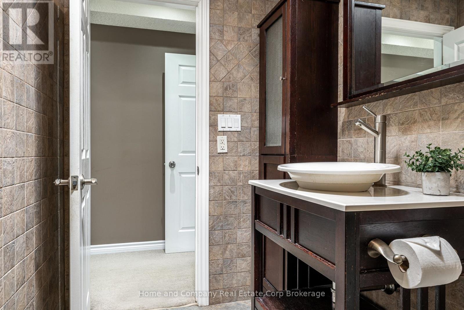 50 Dufferin Street, Stratford, Ontario  N5A 2G5 - Photo 14 - X13221524