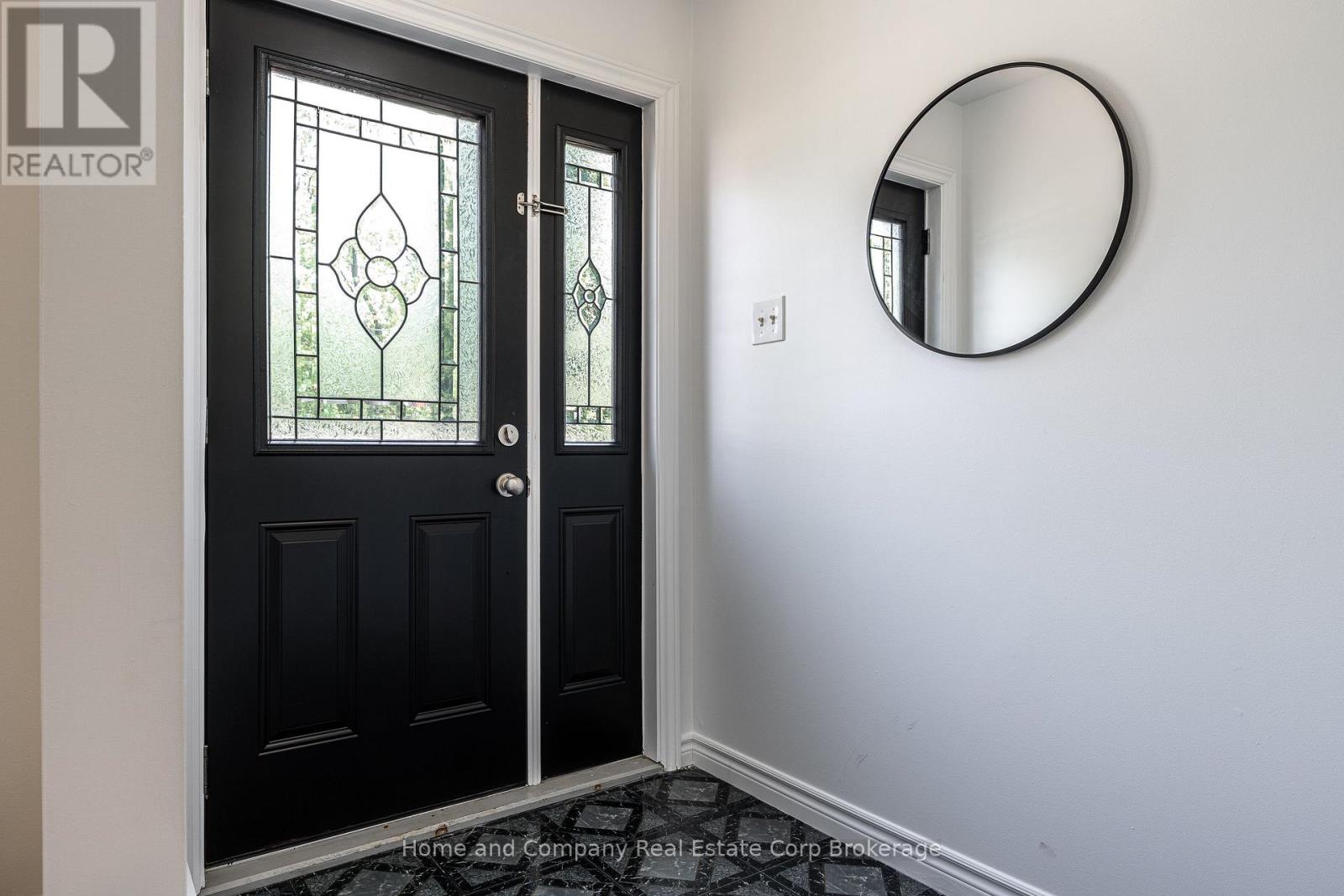 50 Dufferin Street, Stratford, Ontario  N5A 2G5 - Photo 3 - X13221524