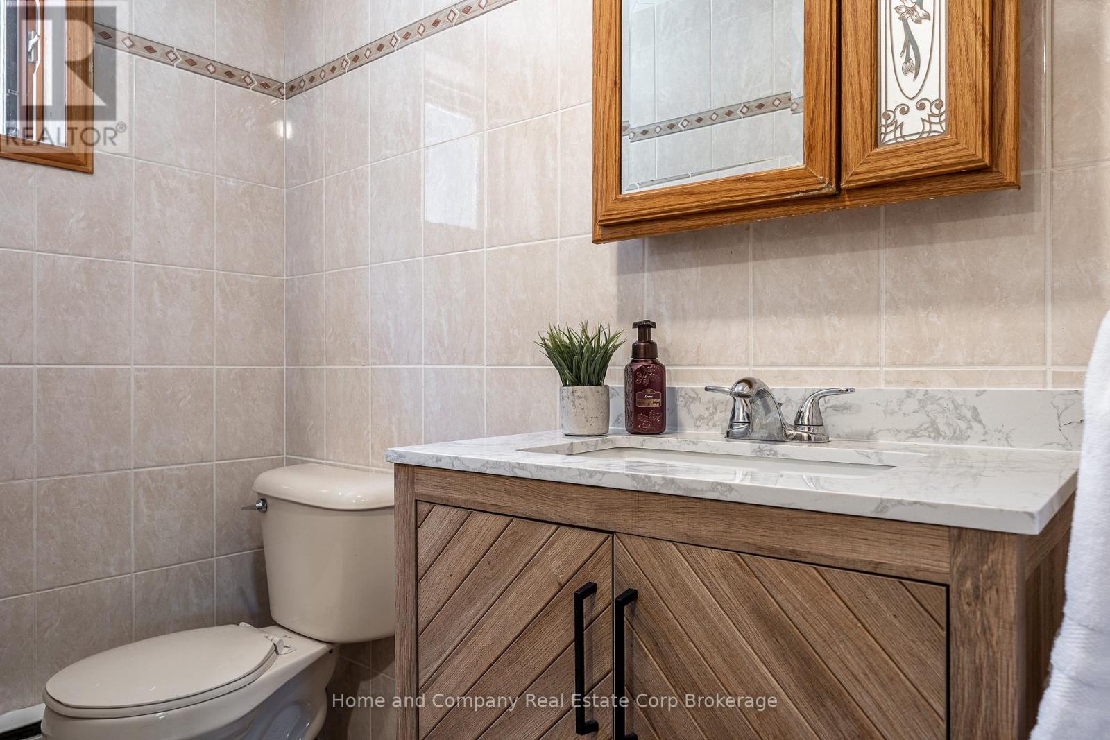 50 Dufferin Street, Stratford, Ontario  N5A 2G5 - Photo 35 - X13221524