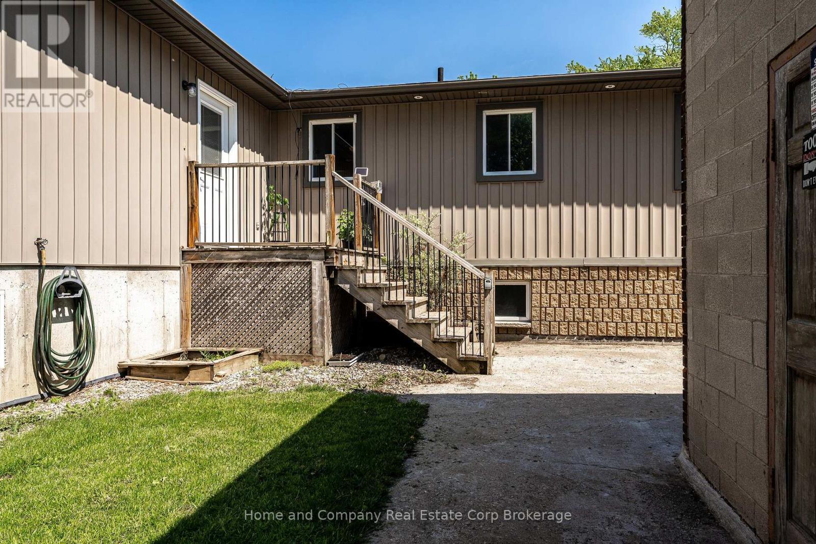 50 Dufferin Street, Stratford, Ontario  N5A 2G5 - Photo 44 - X13221524