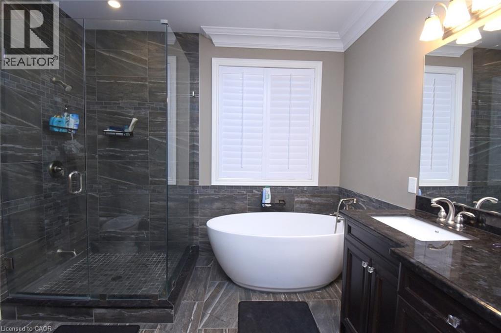 708 Winston Road, Grimsby, Ontario  L3M 4E8 - Photo 19 - 40835235