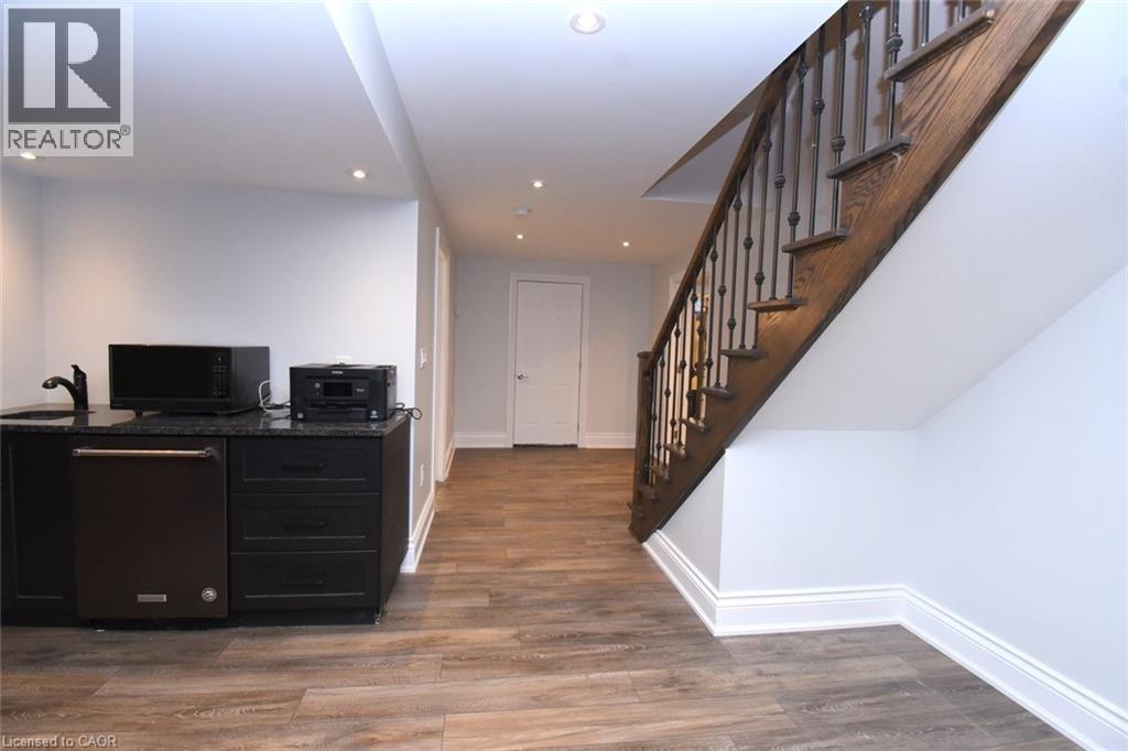 708 Winston Road, Grimsby, Ontario  L3M 4E8 - Photo 32 - 40835235
