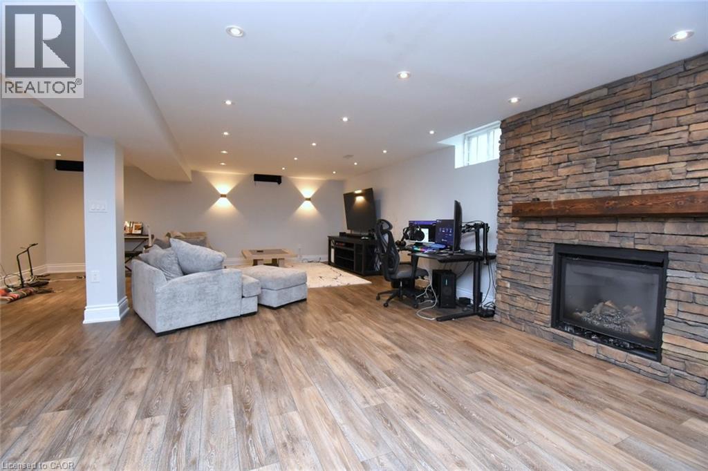 708 Winston Road, Grimsby, Ontario  L3M 4E8 - Photo 34 - 40835235