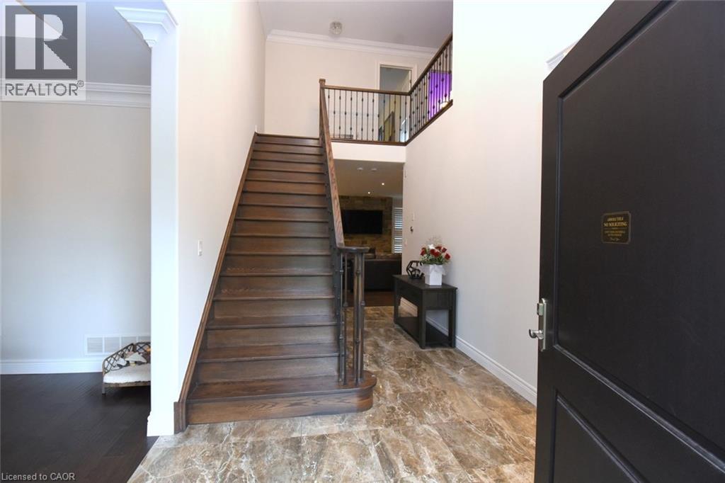 708 Winston Road, Grimsby, Ontario  L3M 4E8 - Photo 6 - 40835235