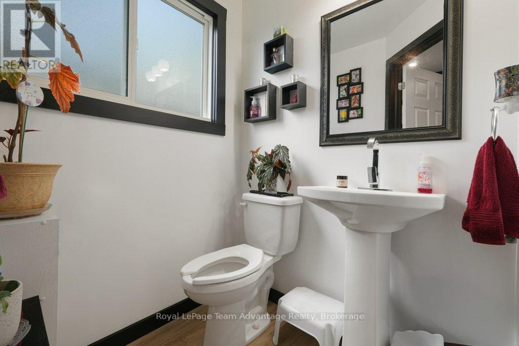 12a Victoria Avenue, Parry Sound, Ontario  P2A 2C1 - Photo 35 - X13221694