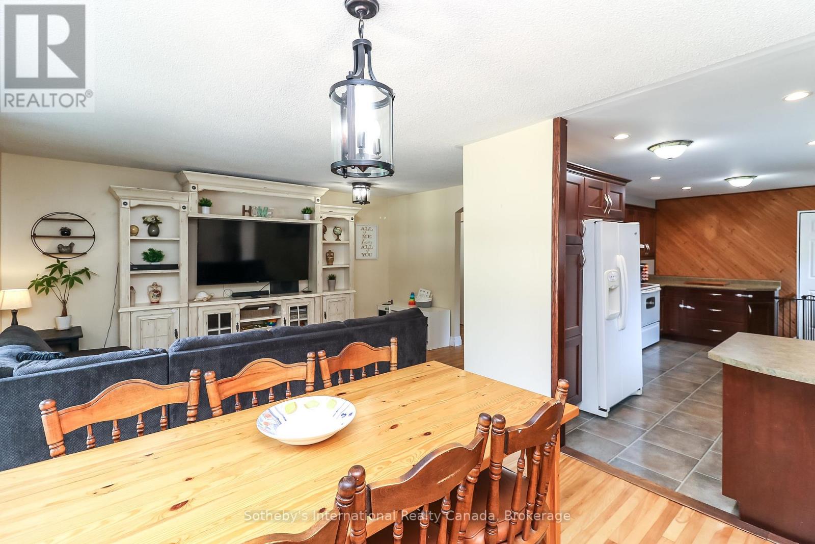 33 Parkwood Drive, Wasaga Beach, Ontario  L9Z 2T2 - Photo 13 - S13221840