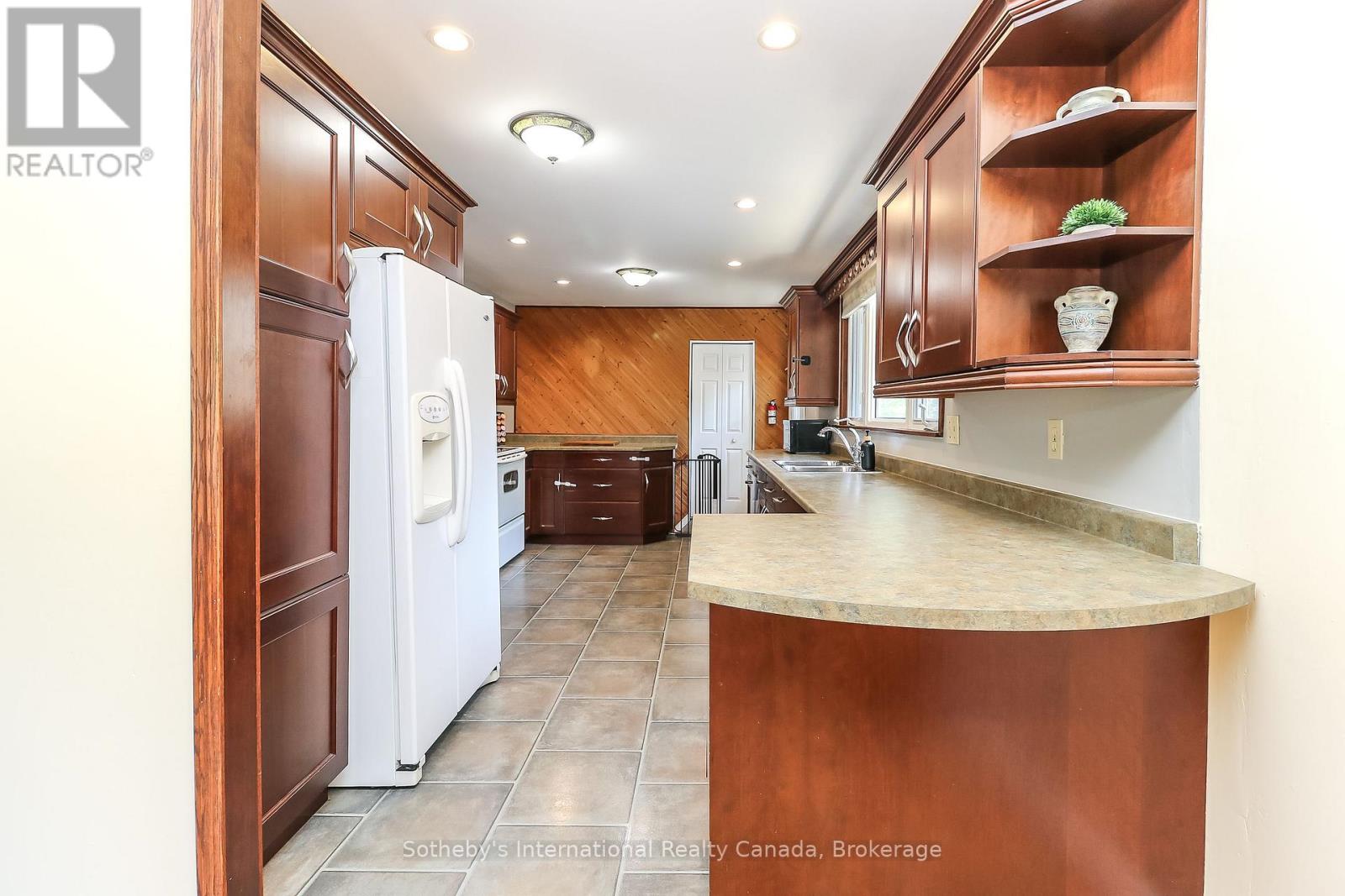 33 Parkwood Drive, Wasaga Beach, Ontario  L9Z 2T2 - Photo 14 - S13221840