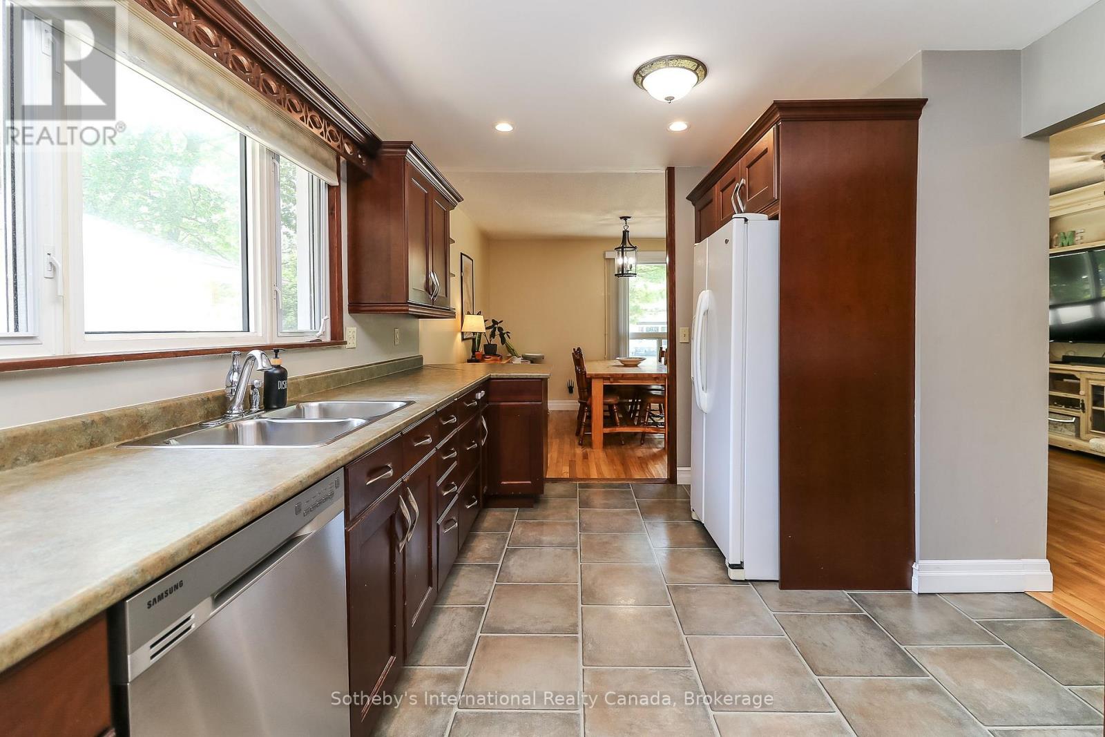 33 Parkwood Drive, Wasaga Beach, Ontario  L9Z 2T2 - Photo 18 - S13221840