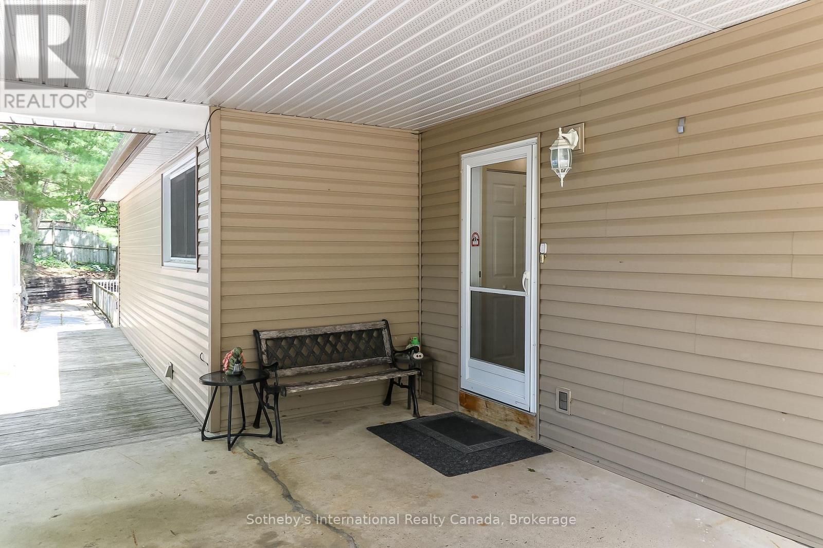 33 Parkwood Drive, Wasaga Beach, Ontario  L9Z 2T2 - Photo 4 - S13221840