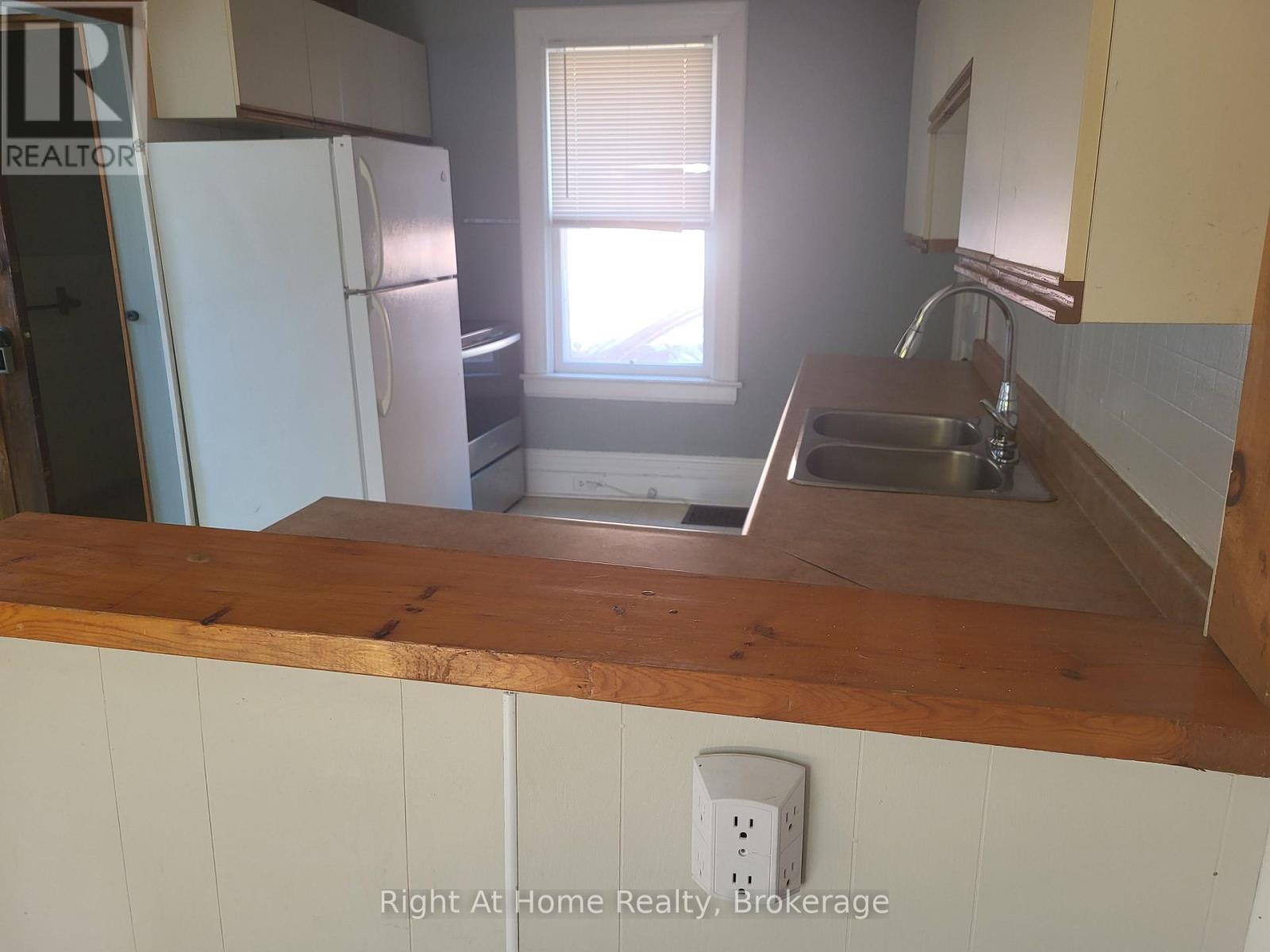 12 Mercer Street, Stratford, Ontario  N5A 6J4 - Photo 12 - X13222428