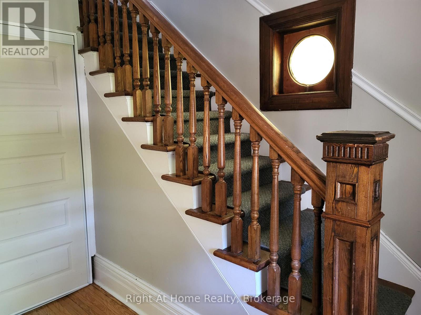 12 Mercer Street, Stratford, Ontario  N5A 6J4 - Photo 2 - X13222428