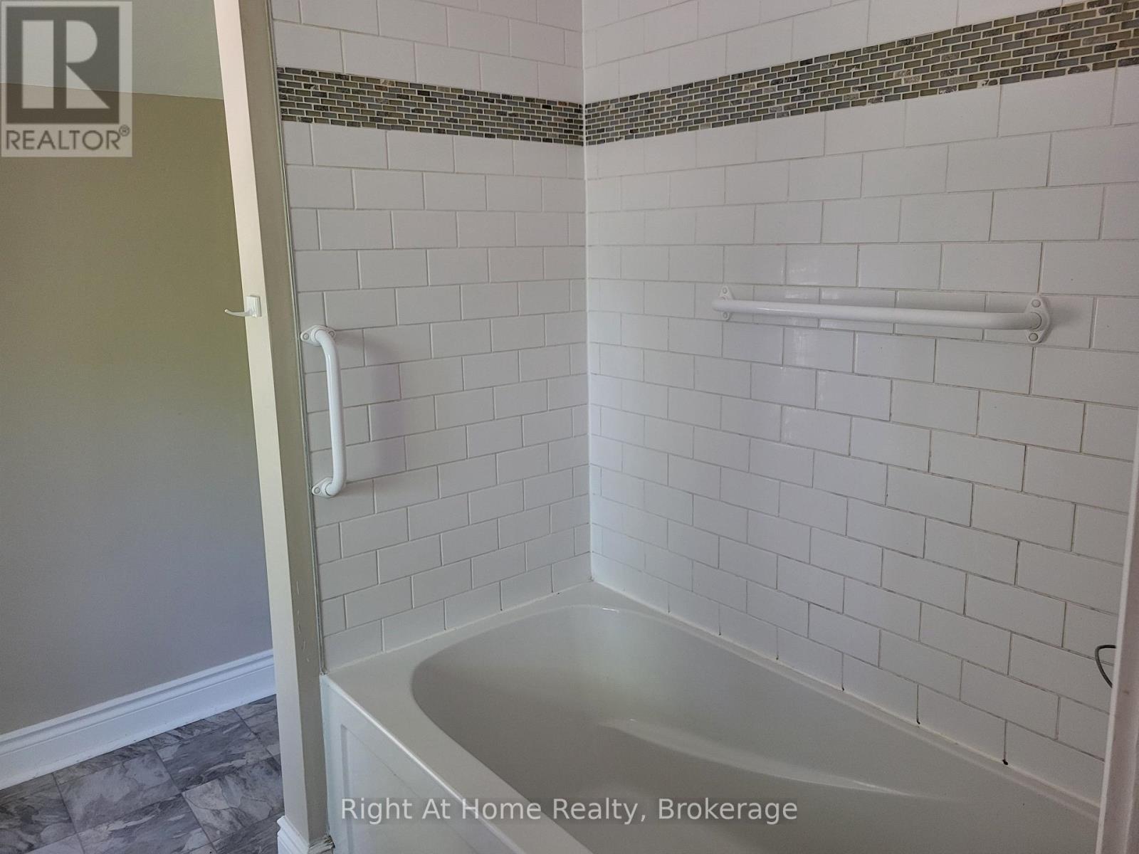 12 Mercer Street, Stratford, Ontario  N5A 6J4 - Photo 20 - X13222428