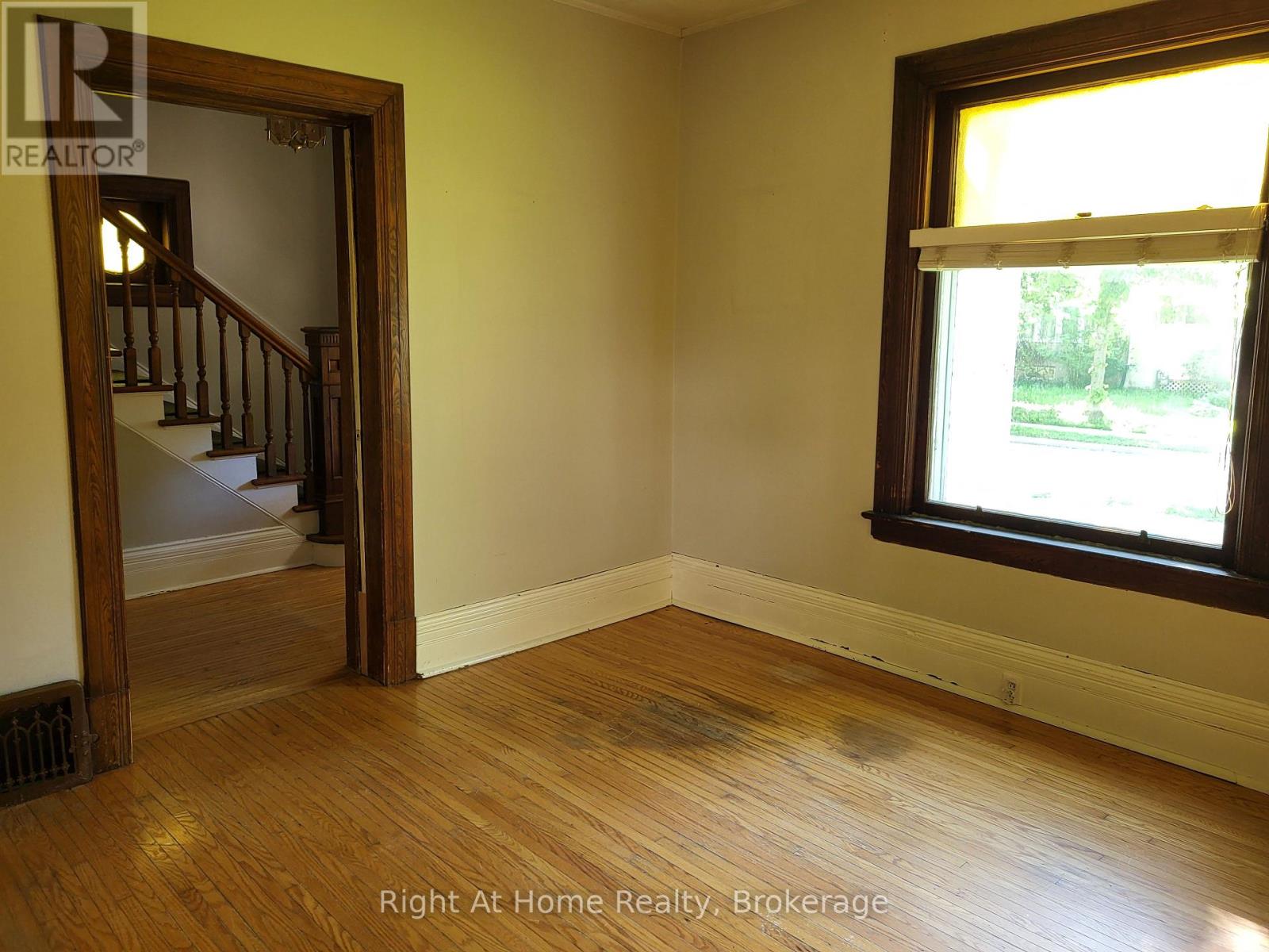 12 Mercer Street, Stratford, Ontario  N5A 6J4 - Photo 3 - X13222428