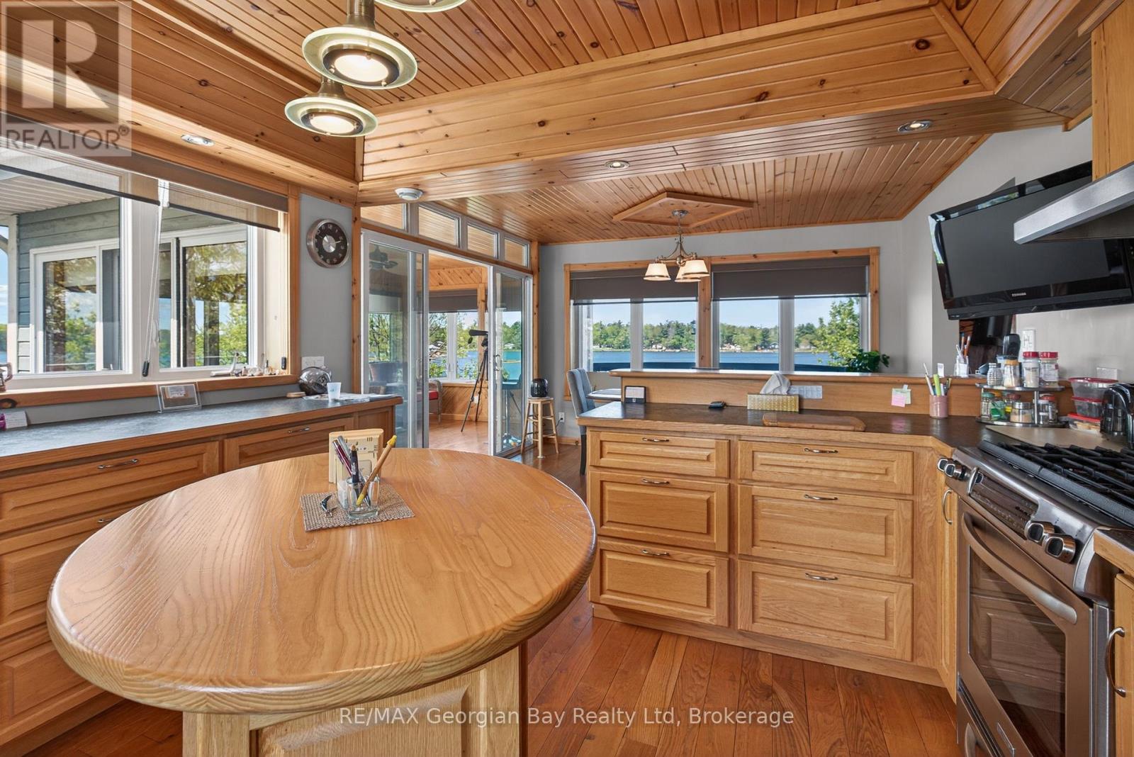 185 Picnic Island Road, Georgian Bay, Ontario  L0K 1S0 - Photo 15 - X13222438