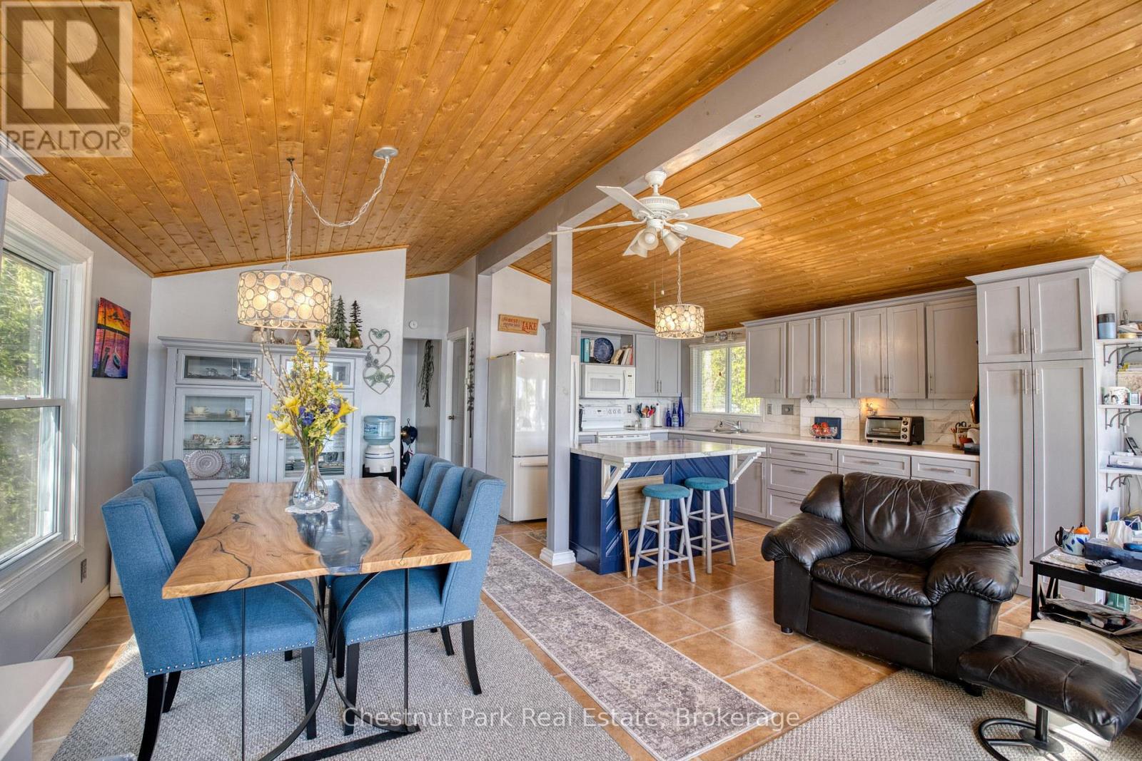 156 Miller Lake Shore Road, Northern Bruce Peninsula, Ontario  N0H 1Z0 - Photo 5 - X13222754
