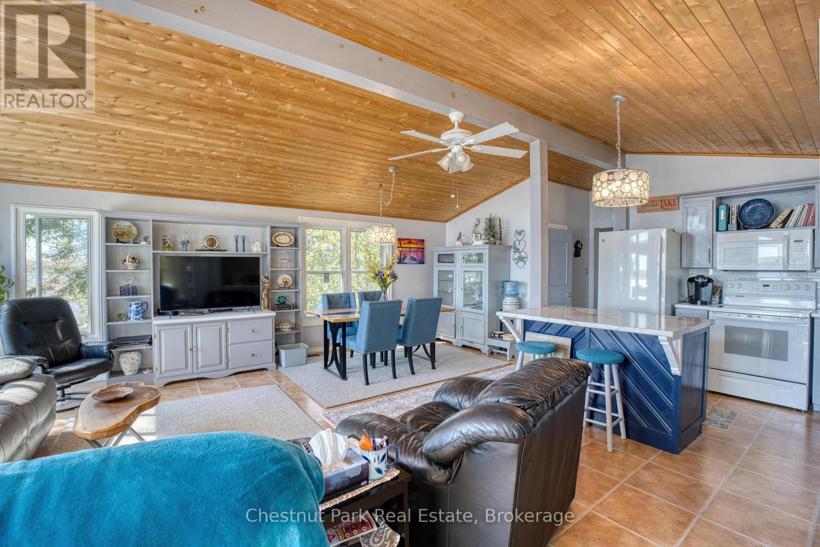 156 Miller Lake Shore Road, Northern Bruce Peninsula, Ontario  N0H 1Z0 - Photo 6 - X13222754