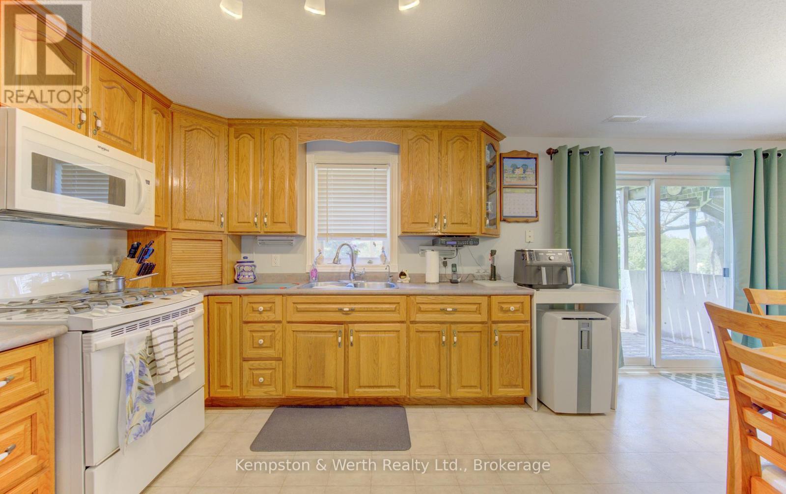 44555 Harriston Road, Howick, Ontario  N0G 1X0 - Photo 10 - X13222776