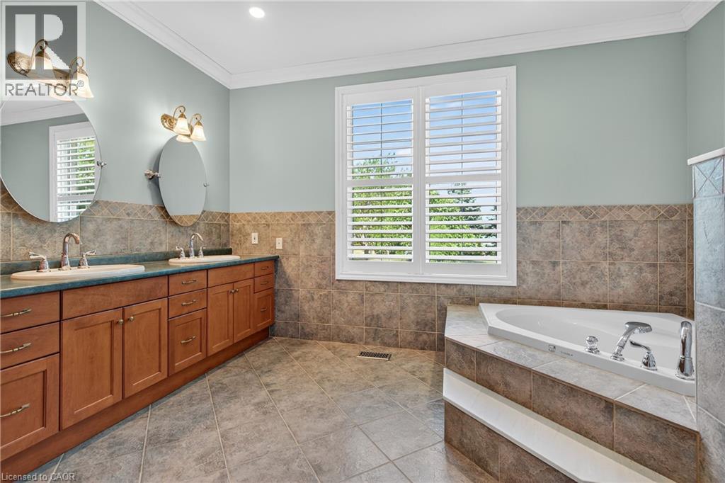 6786 Christine Court, Niagara Falls, Ontario  L2J 4L6 - Photo 25 - 40835418