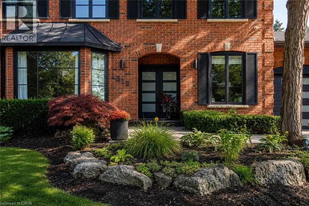 1319 Greeneagle Drive, Oakville, Ontario  L6M 2N1 - Photo 3 - 40835272