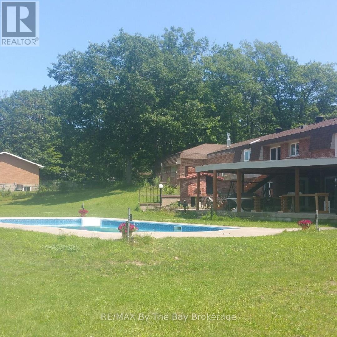 10 Edgewater Road, Wasaga Beach, Ontario  L9Z 2W3 - Photo 2 - S13222940