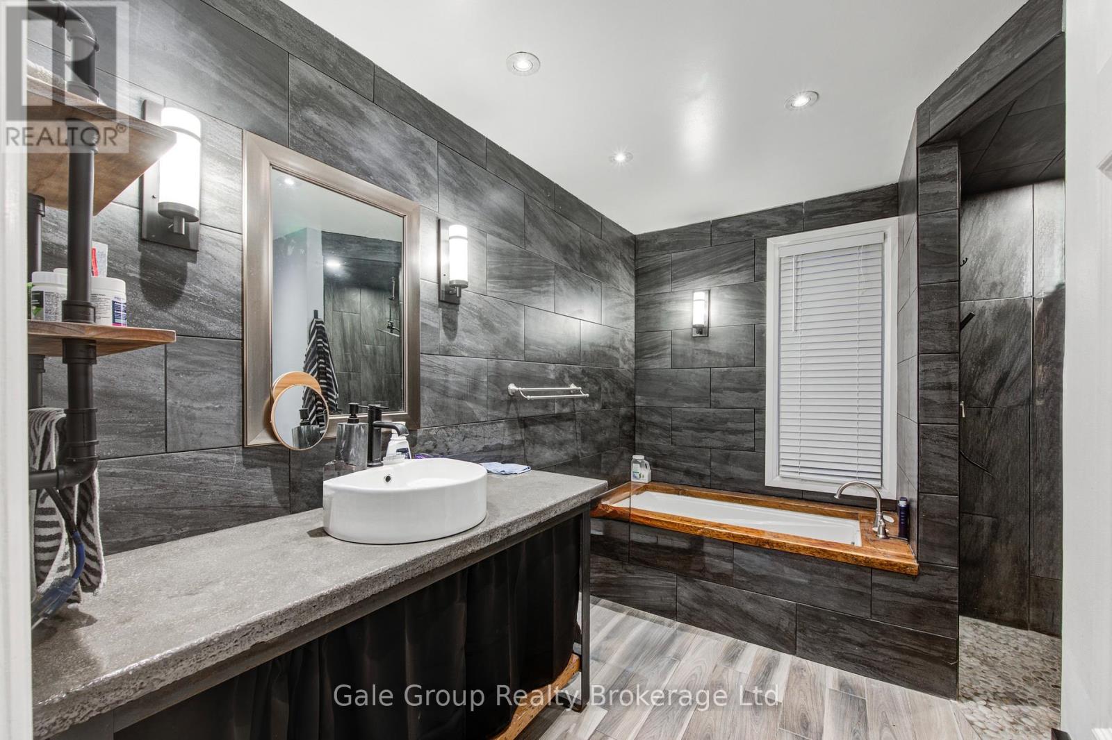 83 Oxford Street, Woodstock, Ontario  N4S 6A4 - Photo 18 - X13223330
