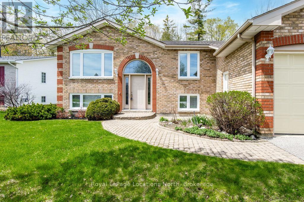 40 Fairway Crescent, Wasaga Beach, Ontario  L9Z 1B8 - Photo 2 - S13223246