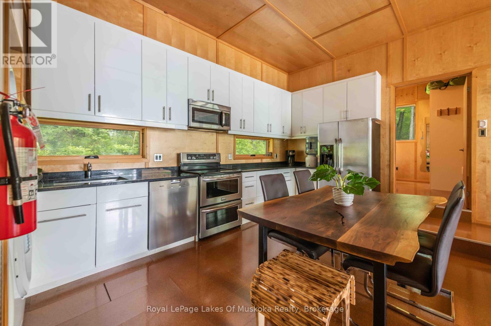 484 Big Island S, Huntsville, Ontario  P1H 2J3 - Photo 7 - X13223340