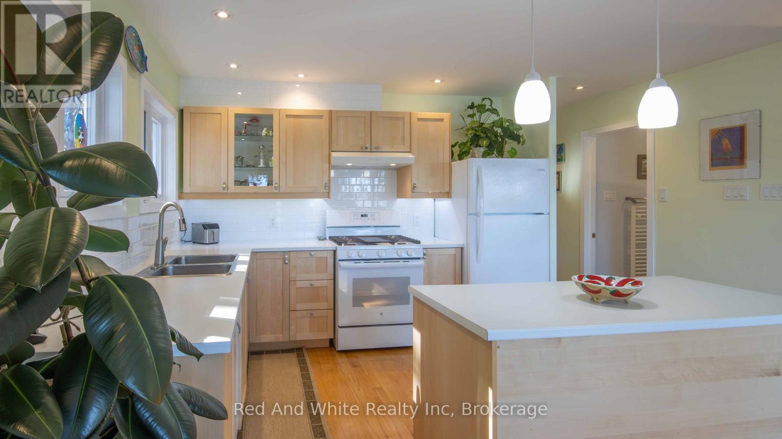 610 Pine Point Lane, Killaloe, Ontario  K0J 2A0 - Photo 15 - X13223562
