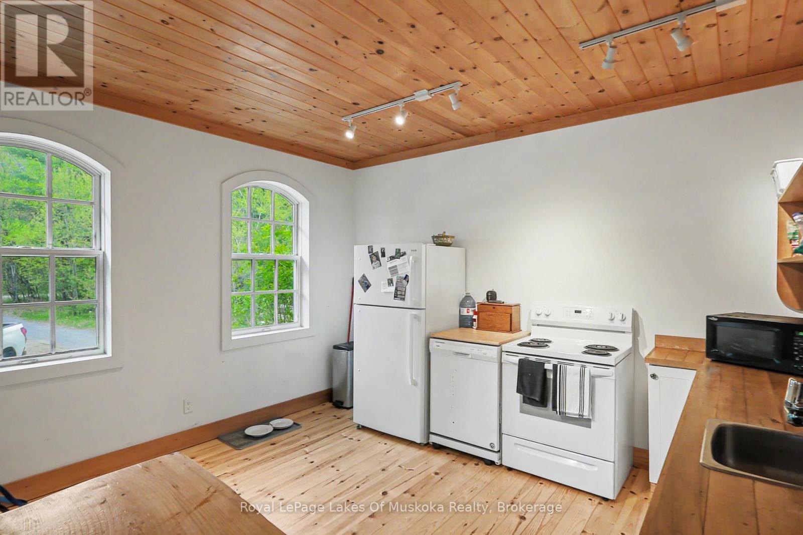 1003 Kelly Road, Lake Of Bays, Ontario  P0B 1A0 - Photo 28 - X13223702