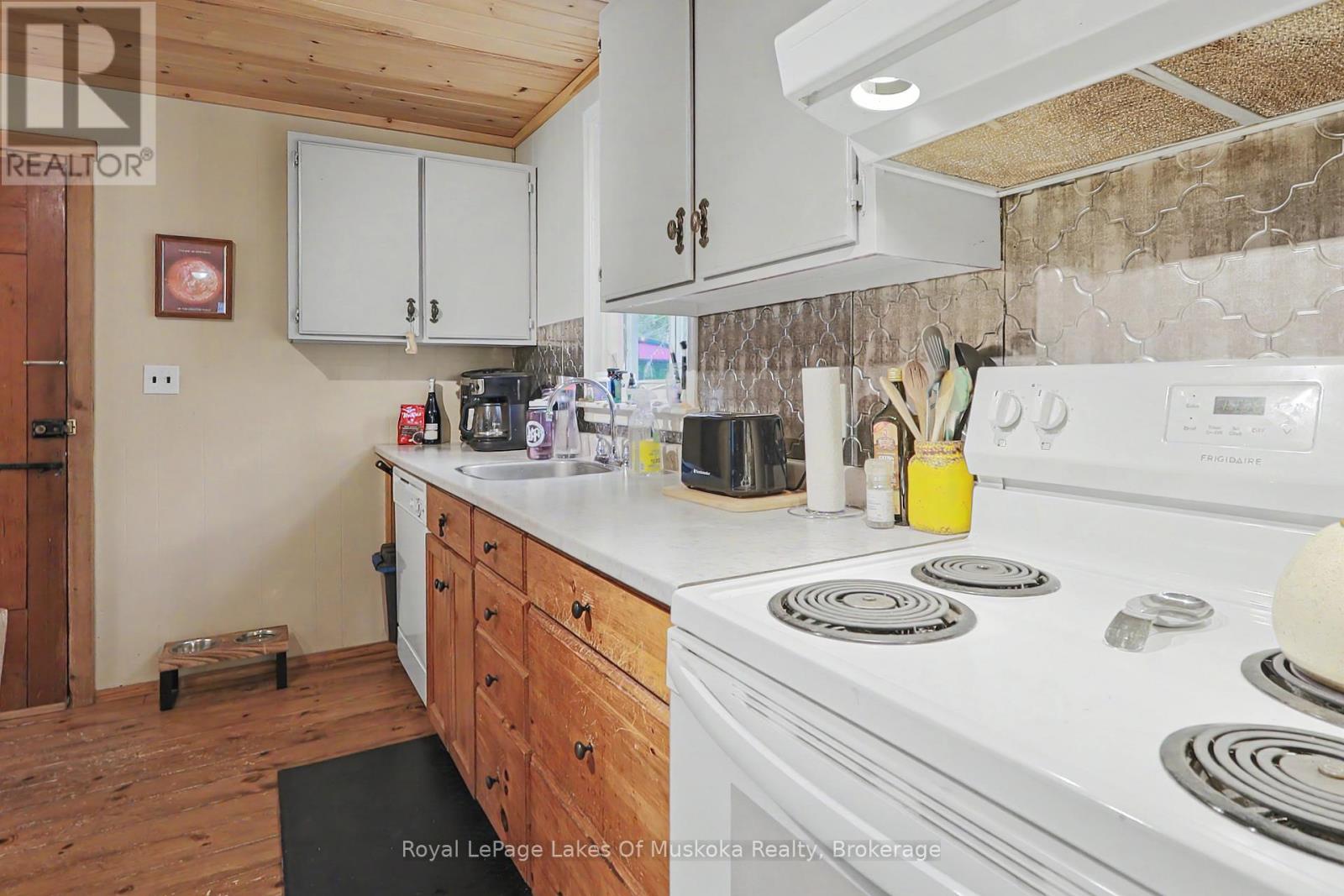 1003 Kelly Road, Lake Of Bays, Ontario  P0B 1A0 - Photo 4 - X13223702