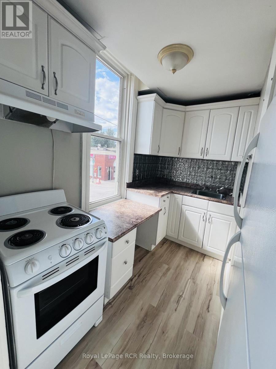 105 Garafraxa Street S, West Grey, Ontario  N0G 1R0 - Photo 18 - X13224016