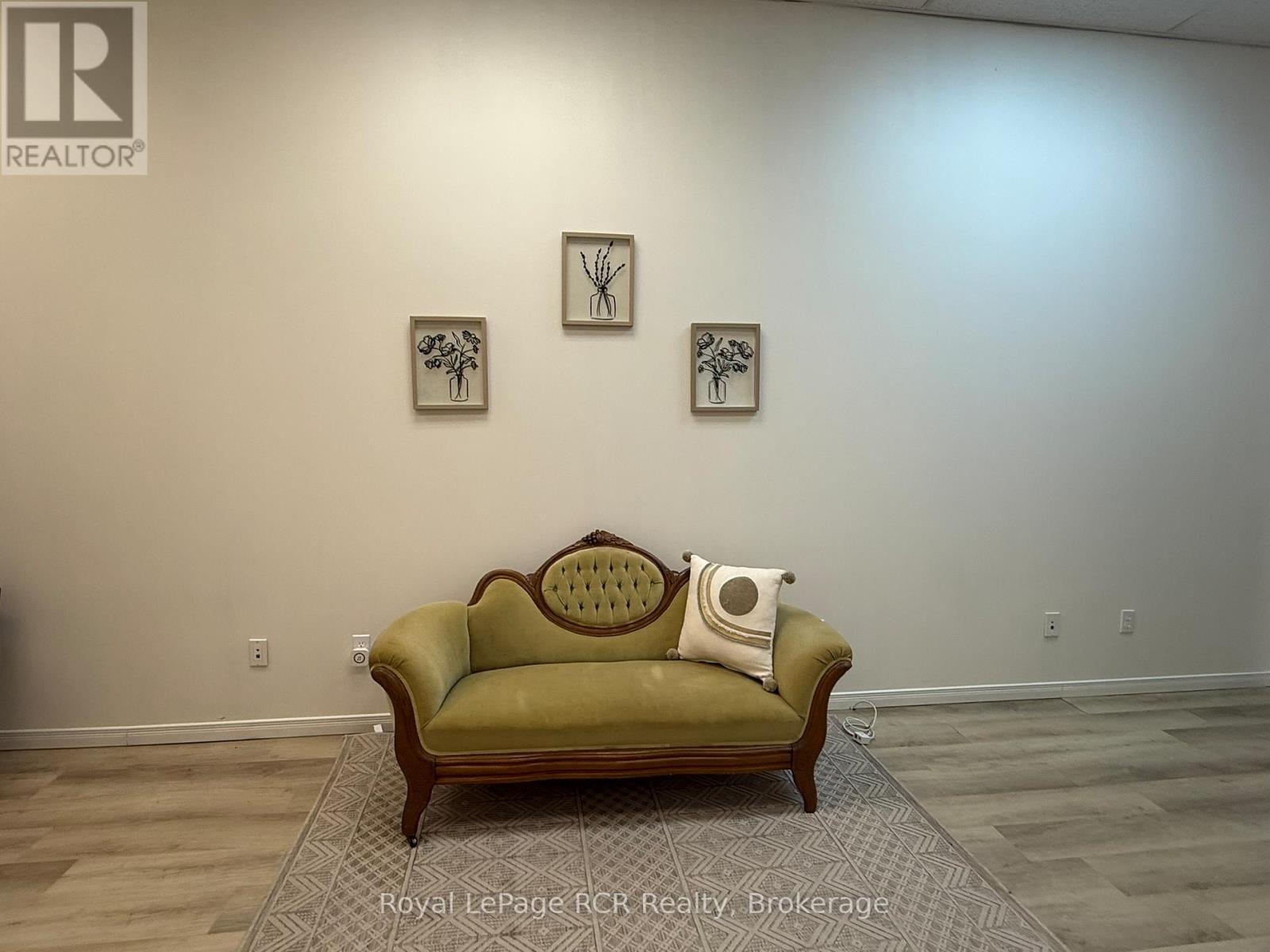 105 Garafraxa Street S, West Grey, Ontario  N0G 1R0 - Photo 8 - X13224016