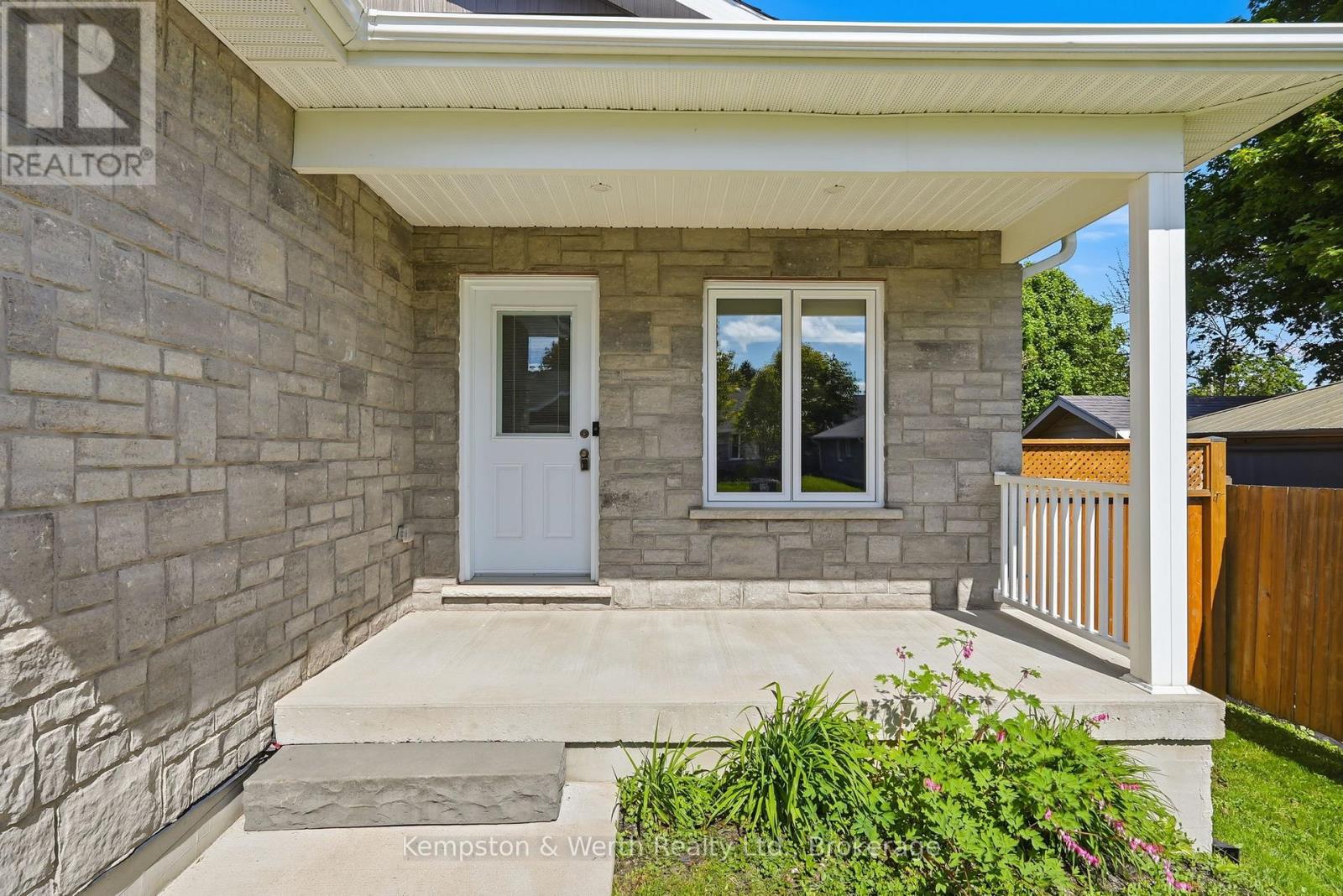 645 Davidson Avenue S, North Perth, Ontario  N4W 0G7 - Photo 3 - X13224932